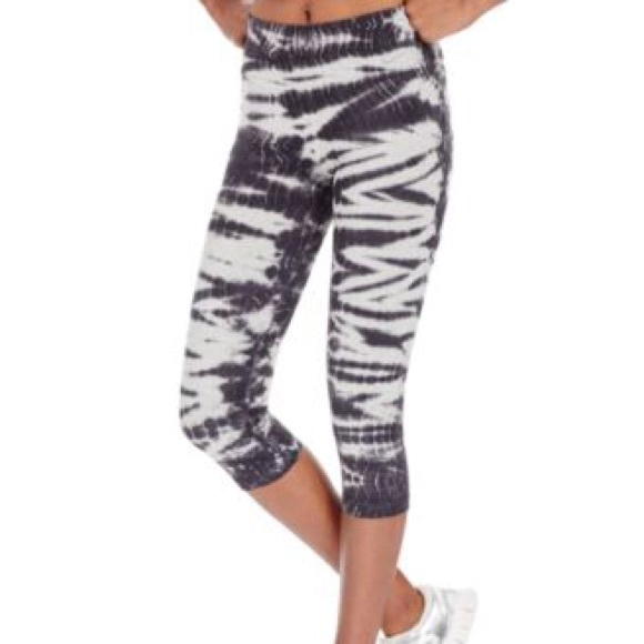 nike legend 2.0 capri